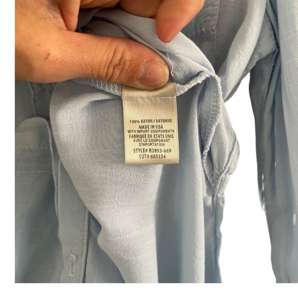 Bella Dahl Size XS Hipster Shirt Light Blue Button Front Lightweight Rayon - Picture 7 of 7